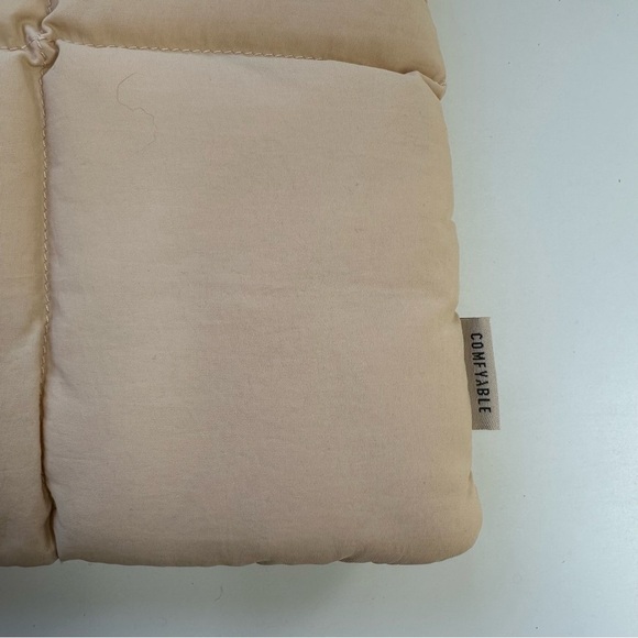 Comfyable Puffy Laptop Sleeve in Color Sand for 13 - 14 inch Mac Book - Picture 2 of 8